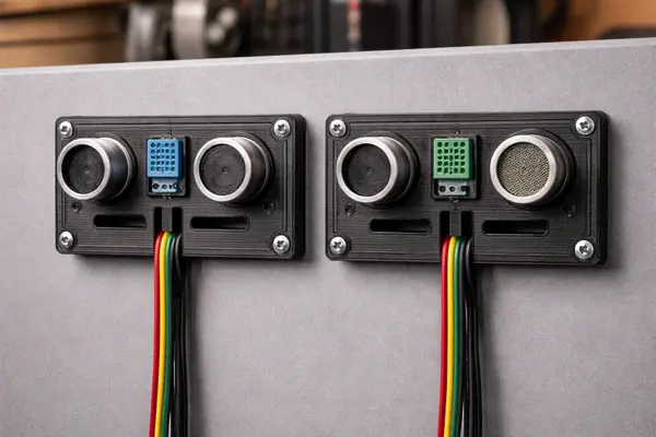 Bracket Gắn Tường Cho Cụm Cảm Biến IoT